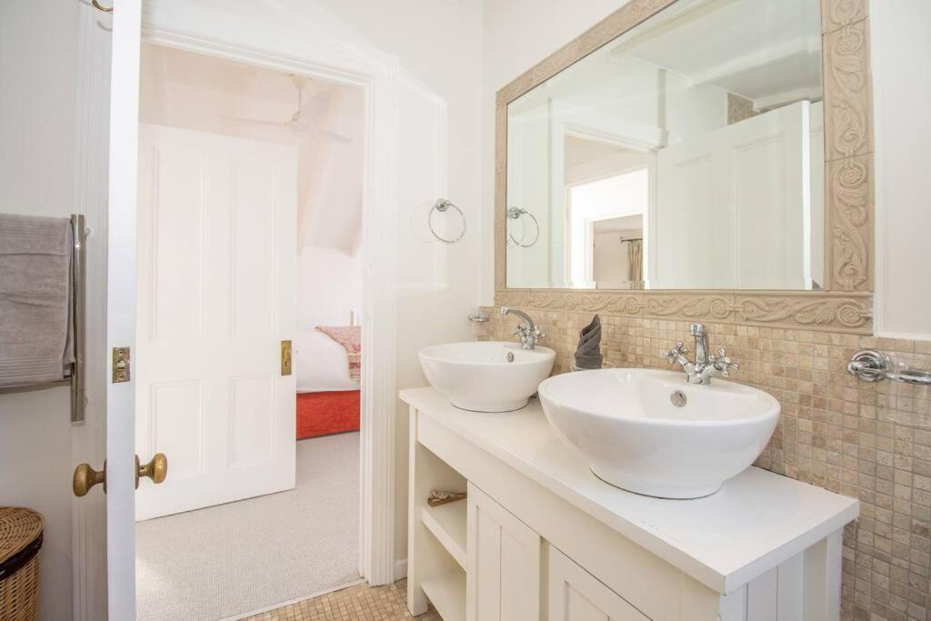 Ferienhaus Enchanting Stone-crafted